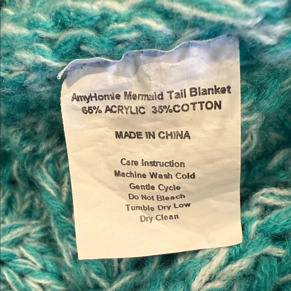Homie Turquoise Mermaid Tail Blanket NWOT